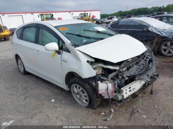  Salvage Toyota Prius v