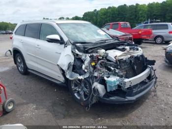  Salvage Toyota Highlander