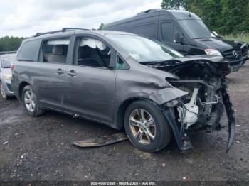  Salvage Toyota Sienna