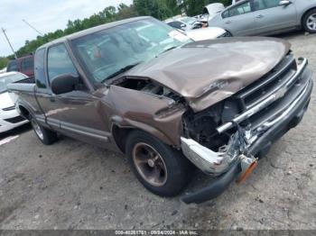  Salvage Chevrolet S-10