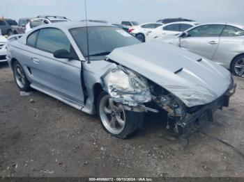  Salvage Ford Mustang