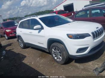  Salvage Jeep Cherokee