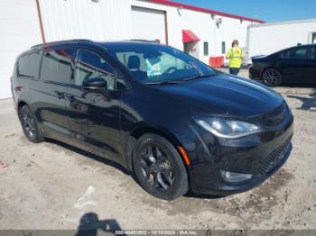  Salvage Chrysler Pacifica