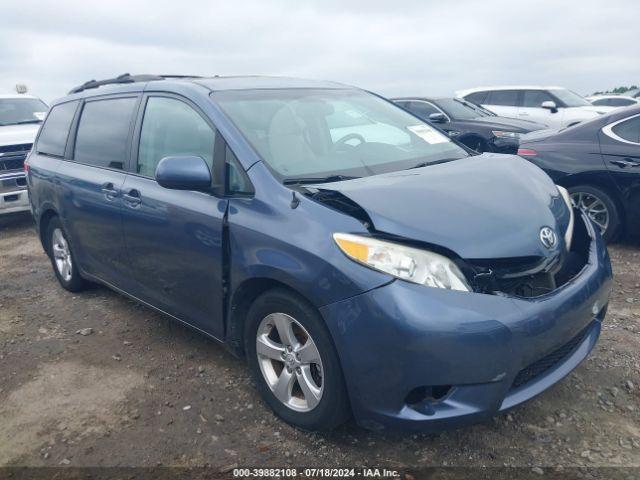  Salvage Toyota Sienna