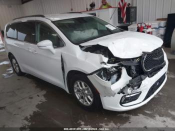  Salvage Chrysler Pacifica