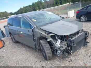  Salvage Chrysler Pacifica