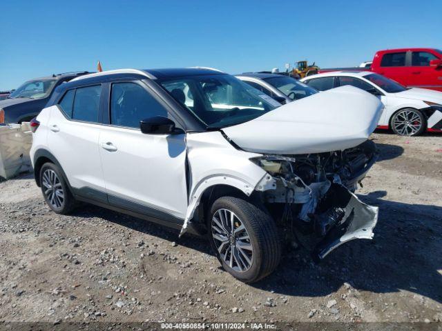  Salvage Nissan Kicks