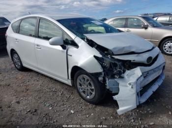  Salvage Toyota Prius v