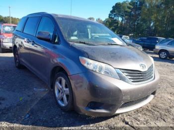  Salvage Toyota Sienna