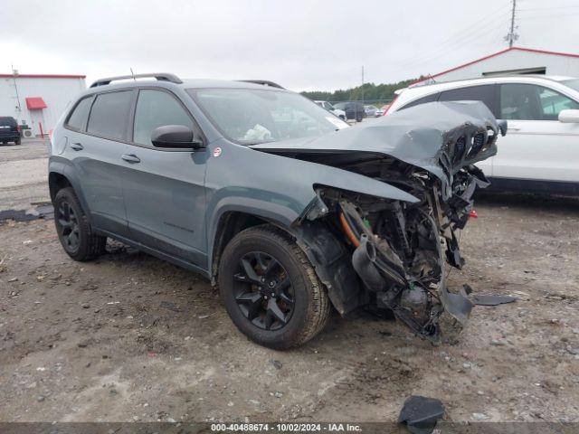  Salvage Jeep Cherokee