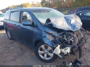  Salvage Toyota Sienna