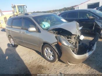  Salvage Toyota Sienna