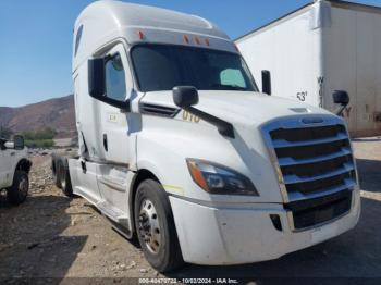  Salvage Freightliner New Cascadia 126