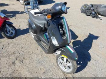  Salvage Vespa Lx