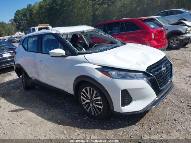  Salvage Nissan Kicks