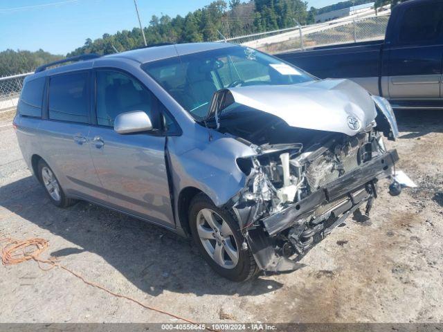  Salvage Toyota Sienna