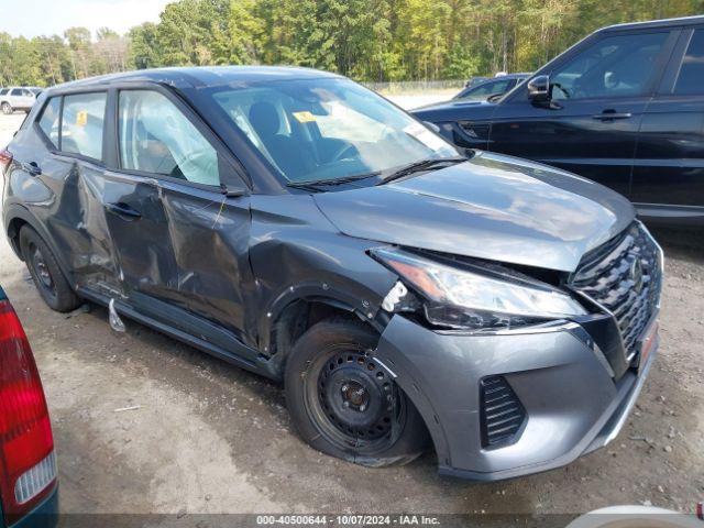  Salvage Nissan Kicks