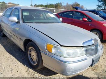  Salvage Lincoln Towncar