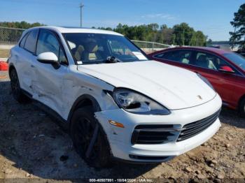  Salvage Porsche Cayenne