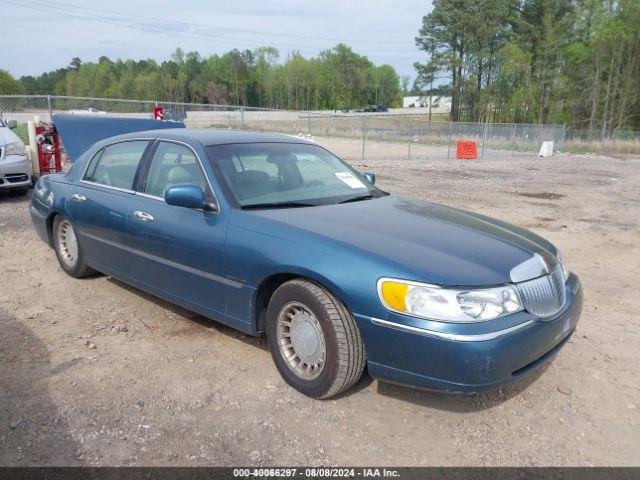  Salvage Lincoln Towncar