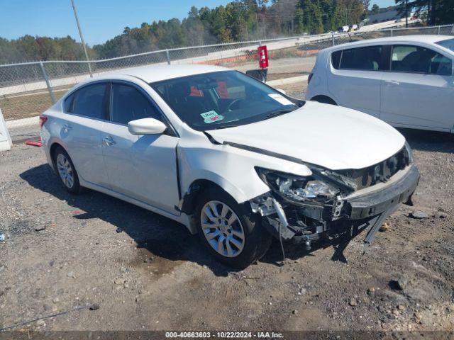  Salvage Nissan Altima