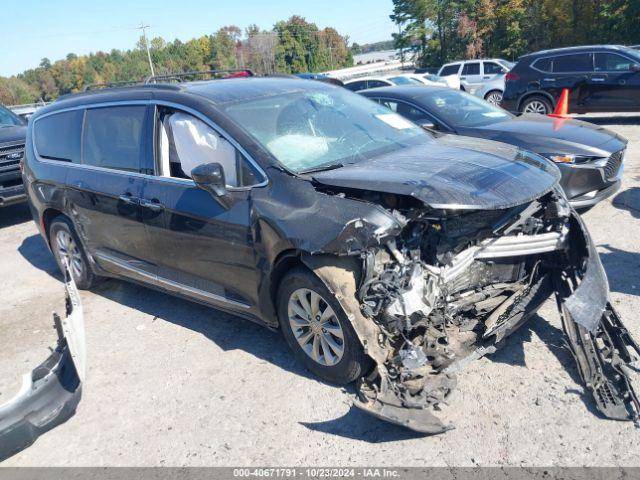  Salvage Chrysler Pacifica