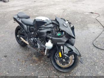  Salvage Suzuki Gsx1300