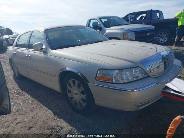  Salvage Lincoln Towncar