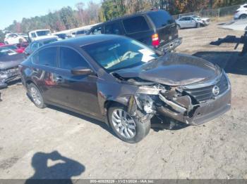  Salvage Nissan Altima