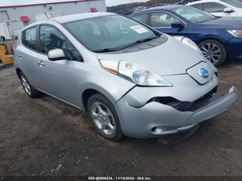  Salvage Nissan LEAF