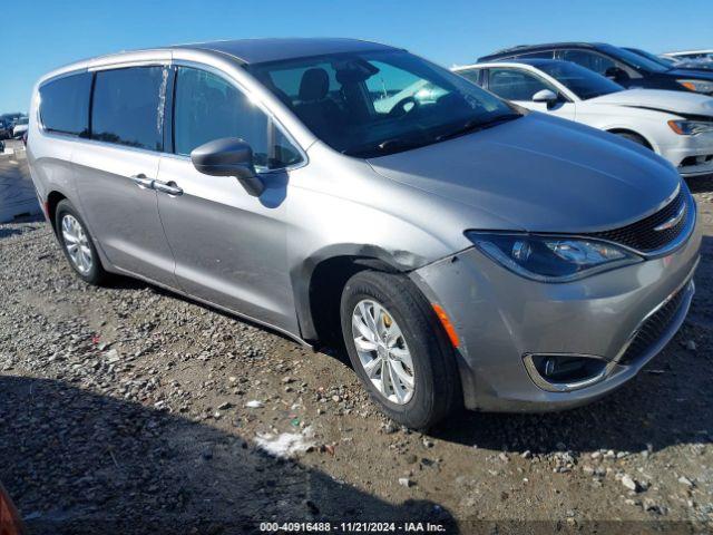  Salvage Chrysler Pacifica