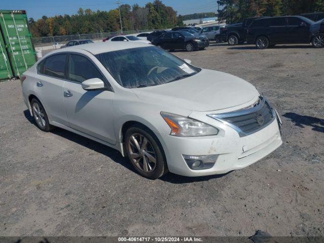  Salvage Nissan Altima