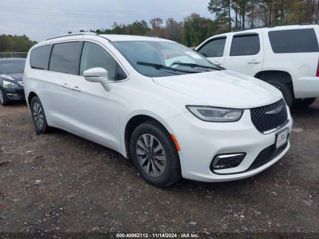  Salvage Chrysler Pacifica