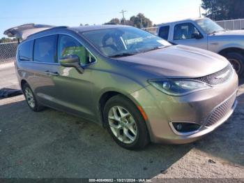  Salvage Chrysler Pacifica