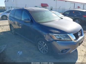  Salvage Nissan Pathfinder