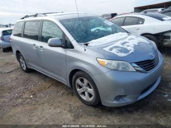  Salvage Toyota Sienna