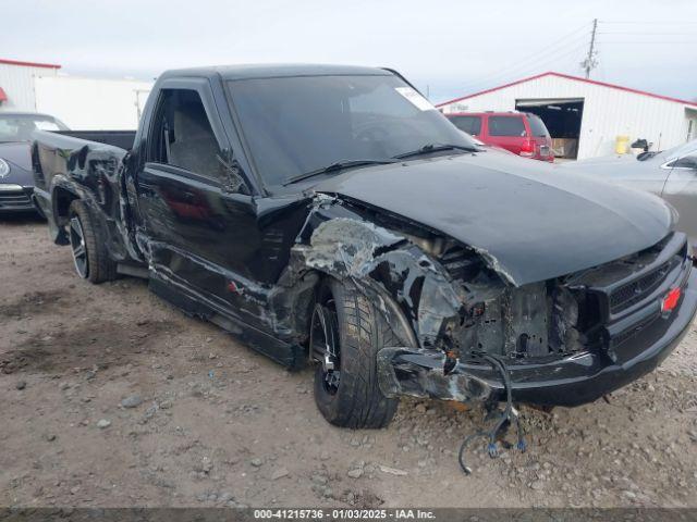  Salvage Chevrolet S-10