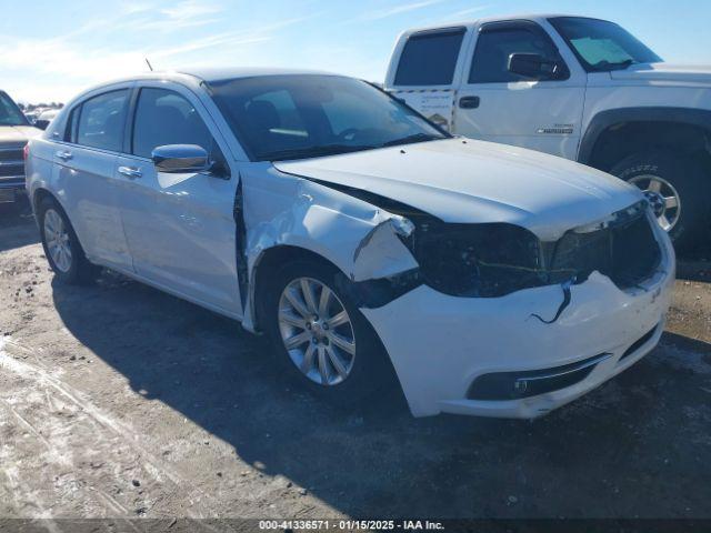  Salvage Chrysler 200