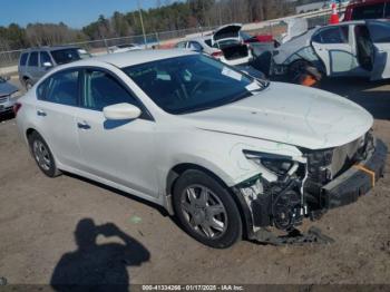  Salvage Nissan Altima