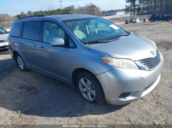  Salvage Toyota Sienna