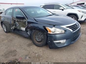  Salvage Nissan Altima