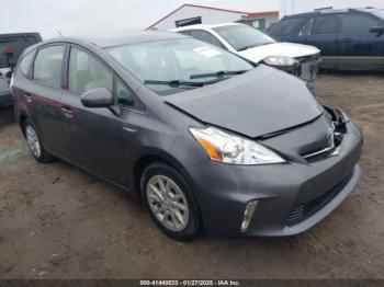  Salvage Toyota Prius v