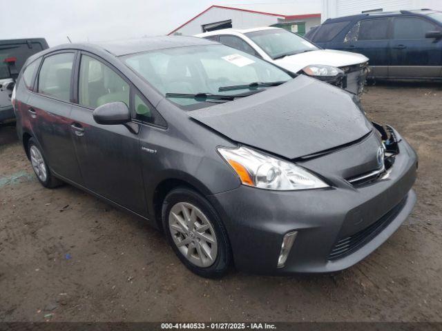  Salvage Toyota Prius v