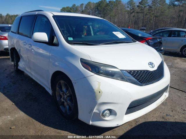  Salvage Toyota Sienna