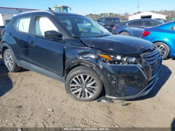  Salvage Nissan Kicks