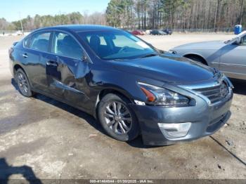  Salvage Nissan Altima