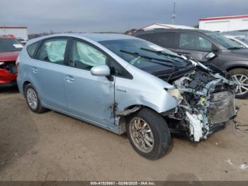  Salvage Toyota Prius v