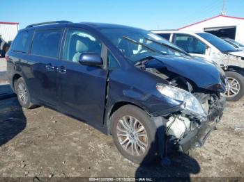  Salvage Toyota Sienna