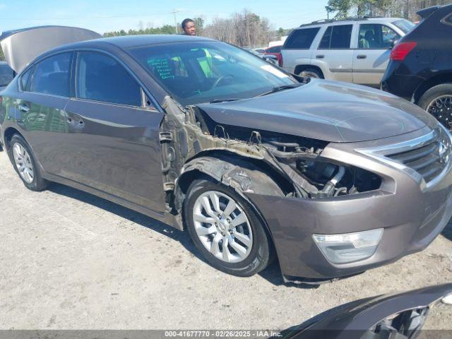  Salvage Nissan Altima