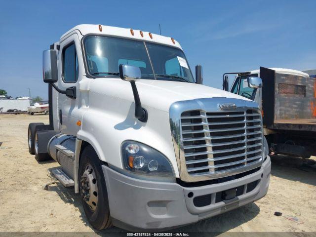  Salvage Freightliner Cascadia 125